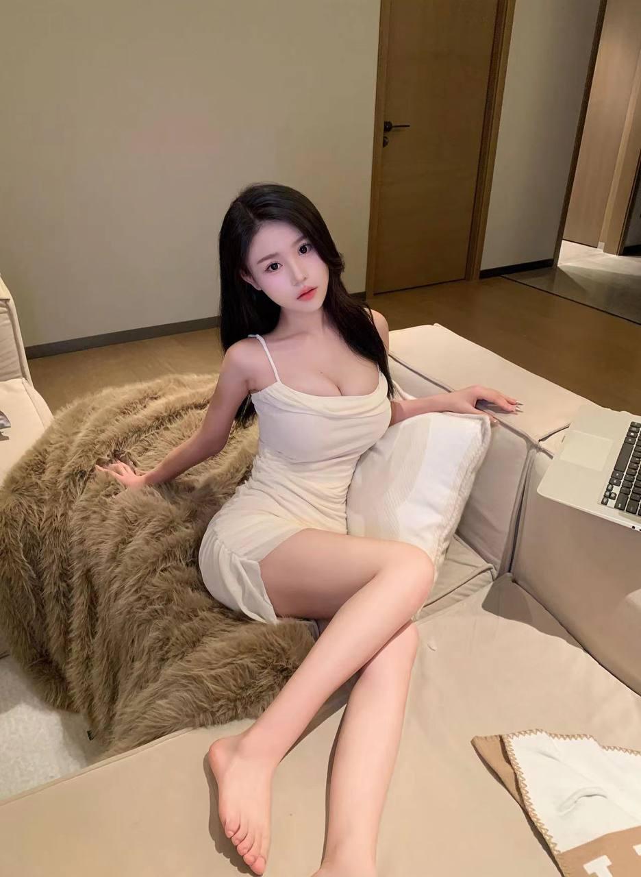 夜雨敲窗，茶香伴音，自然的交响乐章